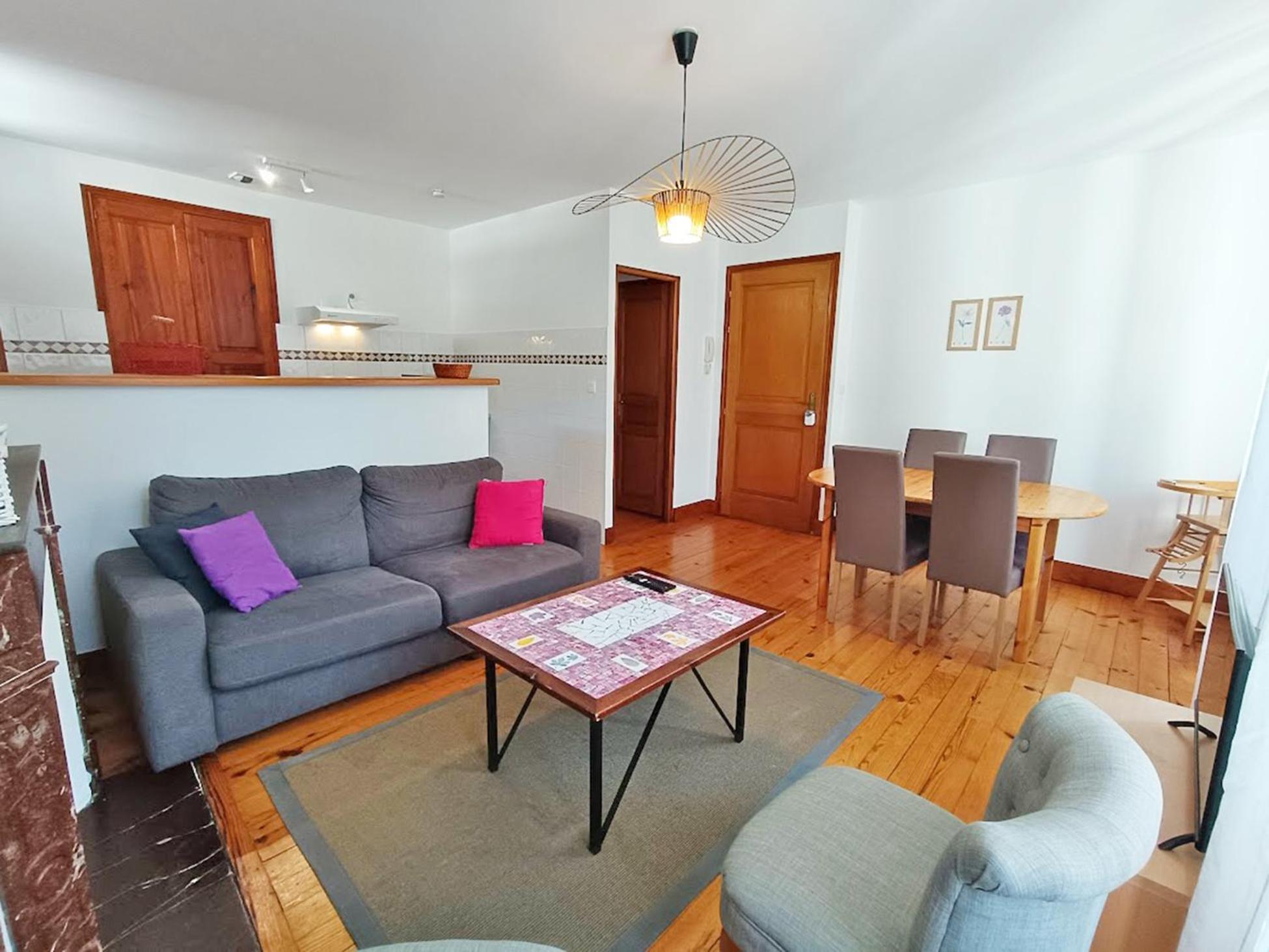 Le Petit Cerf, T3, Wifi, Cave Apartment Bagneres-de-Luchon Exterior photo